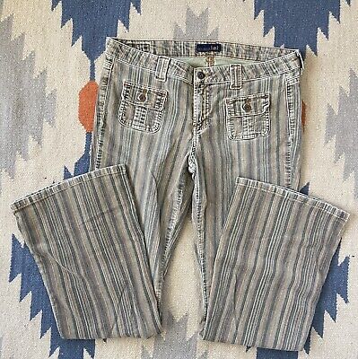 Striped Bell Bottoms, Little Top Big Pants, Corduroy Pattern, Striped Flare Pants, Flowy Mini Skirt, Birthday Fit, Dark Wash Denim Jacket, Coquette Fashion, Pants Corduroy