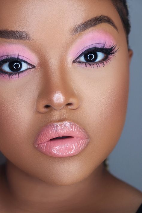 Pastel pink and purple eyeshadow on brown skin Spring Makeup 2023, Spring Eyeshadow Looks, Pastel Eyeshadow Looks, Pastel Makeup Looks, Makeup For Spring, Eye Makeup Trends, Spring Makeup Looks, Spring Eye Makeup, Light Pink Eyeshadow