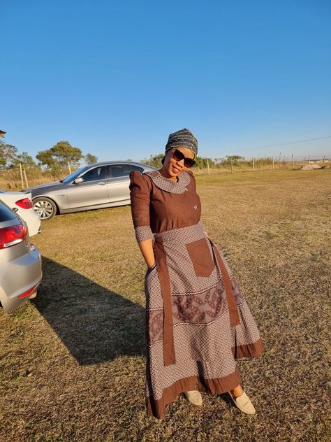 Modern Shweshwe Dresses For Makoti, Shweshwe Dresses For Makoti 2022, Makoti Attire Xhosa, Xhosa Makoti Outfits, Makoti Outfits, Makoti Attire, Shweshwe Dresses Patterns, Shweshwe Dresses For Makoti, Seshoeshoe Dresses