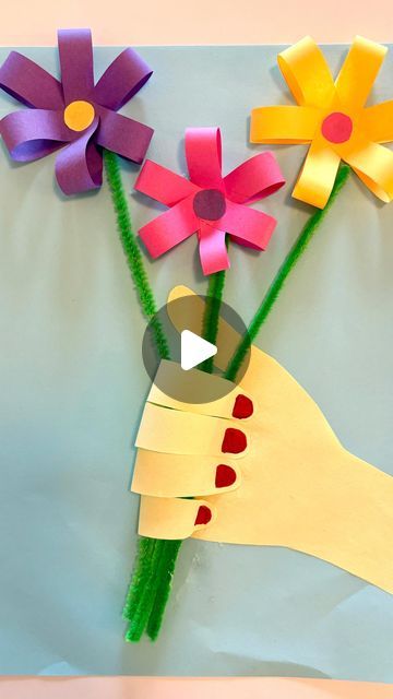 Mom Birthday Crafts From Kids, Early Childhood Educator, Recycled Paper Crafts, Childhood Art, Crafts For Seniors, Mothers Day Crafts For Kids, Toddler Learning Activities, Craft Projects For Kids, Mother's Day Diy