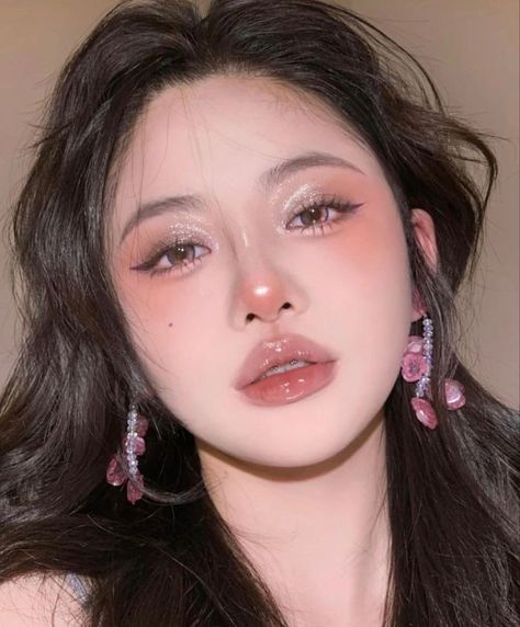 Ethereal Makeup Goddesses, Makeup Looks Korean, Makeup Looks Asian, Make Up Korean, Asian Makeup Tips, Brown Makeup Looks, Bunny Makeup, Pixie Makeup, Asian Makeup Tutorials