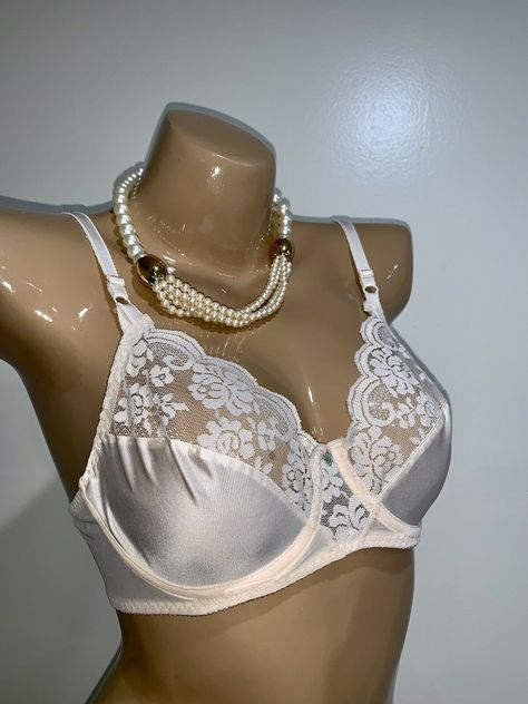 Vintage MAIDENFORM Chantilly Nylon Antron Lace Sissy CD Bra 36B 2 Vanity Fair Bras, Vintage Bra, Pink Lace Bra, Satin Bra, Teddy Bodysuit, Sheer Bra, Beautiful Bra, Cute Lingerie, Soft Cup Bra