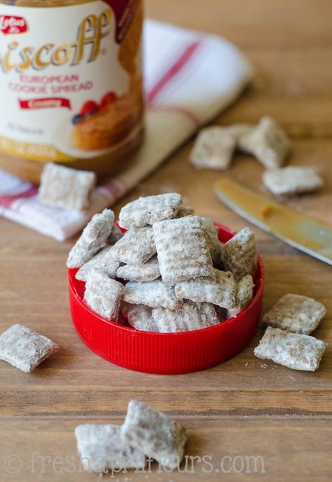 Recipe For Puppy Chow, Easy Puppy Chow, Puppy Chow Cookies, Chex Mix Puppy Chow, Chocolate Chex, Biscoff Recipes, Puppy Chow Recipes, Biscoff Cookie Butter, Muddy Buddies