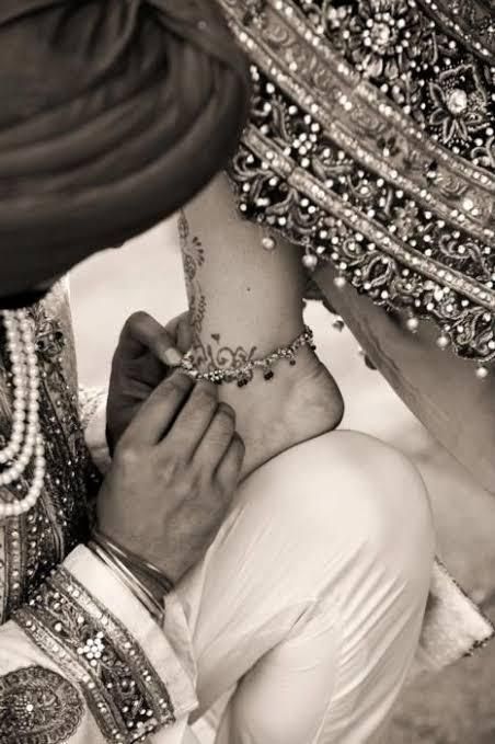 Indian Wedding Aesthetic, Wedding Photo Checklist, Indian Marriage, Desi Love, Arizona Wedding Venues, Wedding Portrait Poses, Indian Wedding Couple Photography, Indian Wedding Couple, Wedding Photoshoot Poses