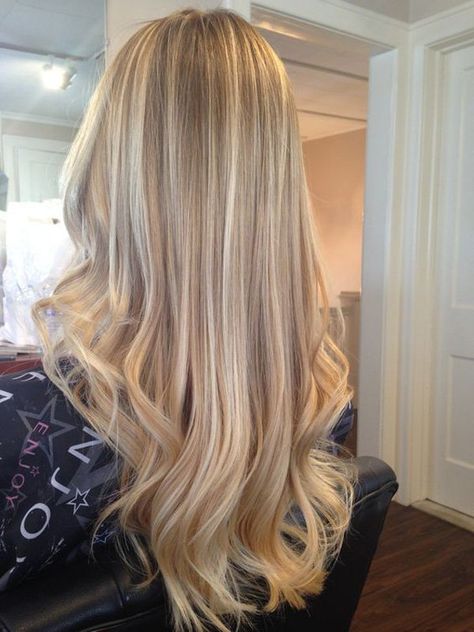 This light ash blonde look could be great for any formal event. Just create some outward curls on the tips while keeping your hair insanely straight at the top. Blond All Over Highlights, Hair Ideas Highlights Blonde, Things To Do To Blonde Hair, Honey Blonde W Highlights, Blonde Coloured Hair, All Blonde Balayage, High Up Blonde Balayage, Natural Bright Blonde Highlights, Cool Highlights On Blonde Hair