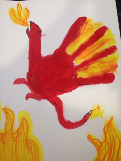 Handprint Dragon, Dragon Crafts Preschool, Dragon Craft, St George And The Dragon, Best Craft Ideas, Teddy Bear Crafts, Fairy Tale Crafts, Chinese New Year Activities, Messy Crafts