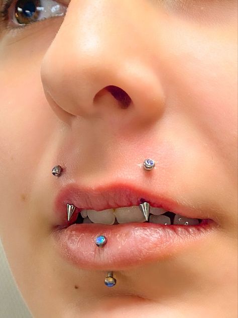 Vampire Bites Piercing, Angel Fang Piercing, Fang Piercing, Piercing Composition, Angel Fangs Piercing, Angel Fangs, Angel Bites Piercing, Lower Lip Piercing, Dream Piercings