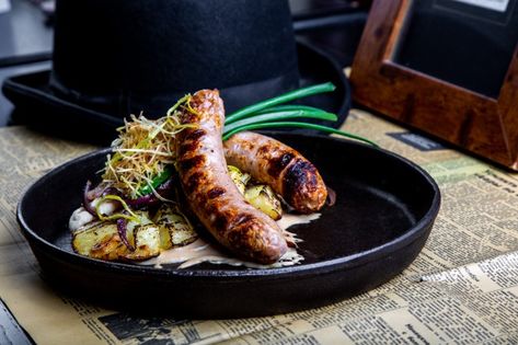 Sausage Fine Dining, Plated Breakfast Ideas, Fine Dining Plating, Gourmet Sausage, Sausage Appetizers, Wood Restaurant, German Sausage, Sausage Dishes, Restaurant Dishes