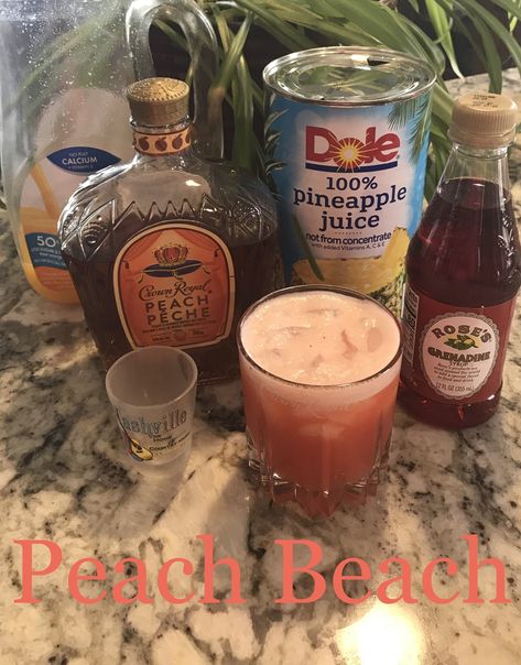 Peach Beach Drink With Peach Crown, Crown Peach Drink Recipes, Tattoos Outdoors, Tasty Peach, Peach Beach, Peach Drinks, Alcholic Drinks, Happy Drink, Mixed Drinks Alcohol