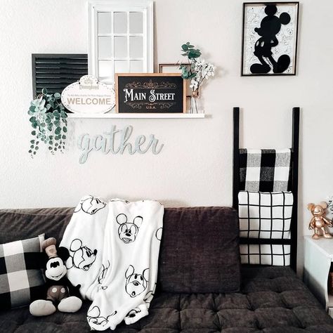 Adult Disney Bedroom, Disney At Home, Disney House Ideas, Kids Rooms Shared, Disney Room, Disney Room Decor, Disney Bedrooms, Baby Room Themes, Fall Living Room Decor