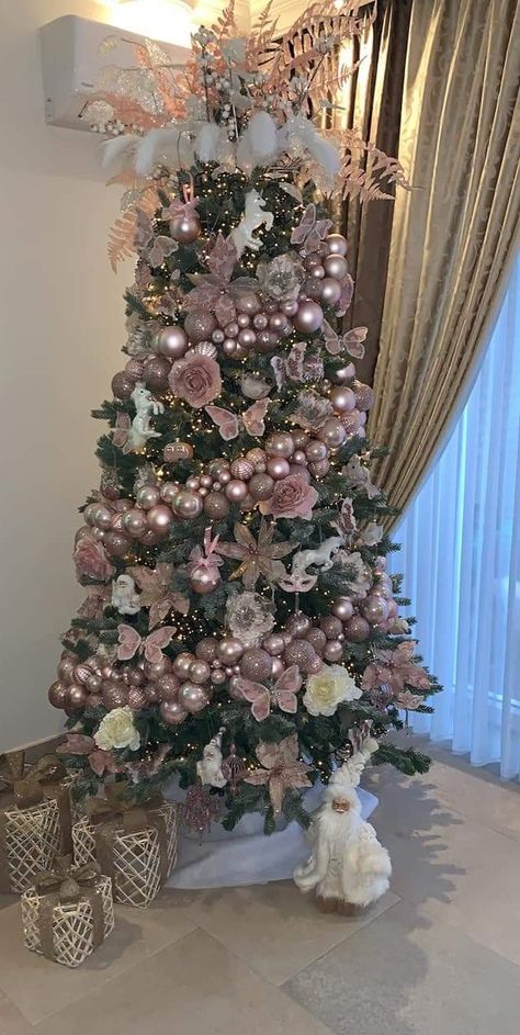 Christmas Tree Decor Ideas Pink, Rose Gold And Red Christmas Tree, Pink And Brown Christmas Tree, Christmas Tree Pink And White, Christmas Tree Rose Gold Decoration, Rose Gold And Burgundy Christmas Tree, Pink And Gold Christmas Tree Decorations, Christmas Tree Pink And Gold, Pink Christmas Tree Aesthetic