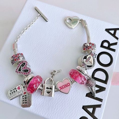 Pandora Charm Bracelet Ideas, Pandora Charm Bracelet Aesthetic, Pandora Bracelet Aesthetic, Pink Pandora Bracelet, Pandora Bracelet Ideas, Pink Charm Bracelet, Pandora Bracelet Charms Ideas, Epic Clothing, Girly Bracelets