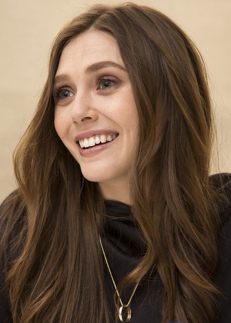 Photo Avengers Actors, Elizebeth Olsen, Olsen Sister, Lizzie Olsen, Elizabeth Olsen Scarlet Witch, Scarlett Witch, Wanda Maximoff, Elizabeth Olsen, Pure Beauty