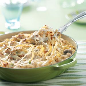 Turkey Fettuccine Skillet Recipe from Taste of Home -- shared by Kari Johnston of Marwayne, Alberta Leftover Turkey Recipes, Turkey Dishes, Cheap Dinner Recipes, Giada De Laurentiis, Alfredo Pasta, Cheap Dinners, Leftover Turkey, Skillet Meals, Leftovers Recipes