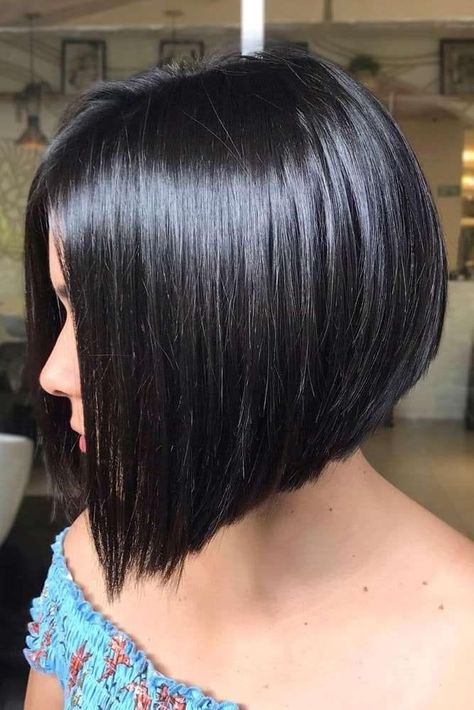 Short Haircuts For Round Faces, Line Bob, Short Hair Cuts For Round Faces, A Line Bob, Asymmetrical Bob Haircuts, Haircuts For Round Faces, Choppy Bob, Easy Hairstyles For Medium Hair, Choppy Bob Hairstyles