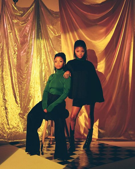 Chloe And Halle Photoshoot, Chloe Halle, Chloe And Halle, Sister Poses, Sister Pictures, Chloe X Halle, Black Sisters, Sisters Photoshoot, Sister Photos