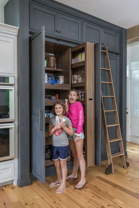 Functional Pantry, Countertop Choices, Classic Cabinets, Corner Pantry, Corner Kitchen, Pantry Shelving, Kitchen Pantry Storage, Pantry Ideas, Kitchen Pantry Design