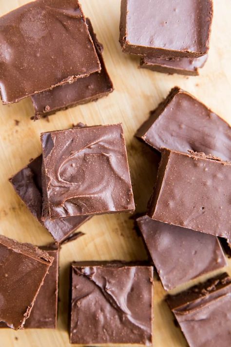 Chocolate Peanut Butter Fudge Recipe, Healthy Fudge Recipe, Sugar Free Fudge, Healthy Fudge, Butter Fudge Recipe, Chocolate Fudge Recipe, Vegan Fudge, Peanut Butter Fudge Recipe, Chocolate Peanut Butter Fudge