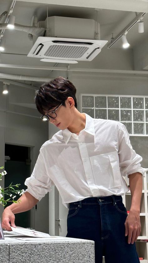 Wonwoo Svt Boyfriend Material, Seventeen Instagram, Vernon Chwe, Won Woo, Boyfriend Photos, Seventeen Wonwoo, Seventeen Wallpapers, Seventeen Album, Kpop Guys