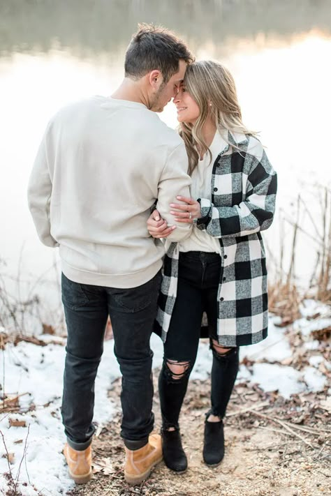 Engagement Photos Outfits January, Winter Themed Engagement Photos, Winter Formal Engagement Photos, December Engagement Photos Outfits, Outfits For Engagement Pictures Winter, Winter Couple Engagement Photoshoot, Engagment Photo Winter Outfits, Cute Winter Engagement Outfits, Couple Winter Photoshoot Outfits