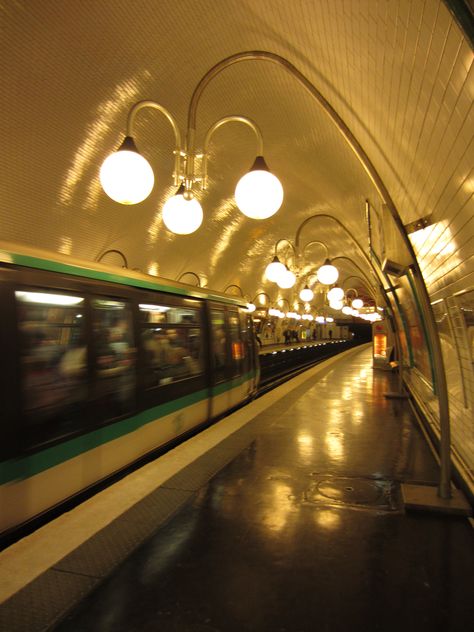 16 Paris Metro stations with absolutely incredible designs – StickyMangoRice Paris Aesthetic Photography, New York Metro Aesthetic, Metro Aesthetics, Metro Station Aesthetic, Paris Subway, Paris Metro Aesthetic, Station Aesthetic, Sparkle Tiles, Paris Train Station Aesthetic