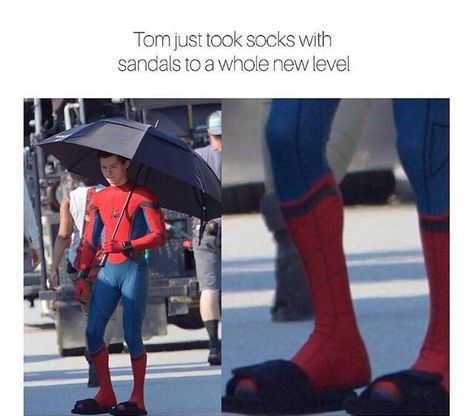 ❤️Tom Holland💙 Tom Holland Imagines, Tom Holland Peter Parker, Funny Marvel Memes, Univers Dc, Tom Holland Spiderman, Tommy Boy, Dc Memes, Avengers Memes, Marvel Actors