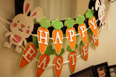 Easter School Decorations, Easter Banners Diy, Easter Banner Ideas, Cricut Banner Ideas, Easter Paper Decorations, Easter Garland Diy, Diy Banners, Cricut Banner, Printable Banner Letters