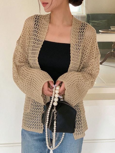 Cardigan With Holes, Cardigan Outfits Aesthetic, Beige Cardigan Outfit, Outer Outfit, Uniqlo Outfit, Outfit Outer, Beach Trip Outfits, Outer Cardigan, Beach Cardigan