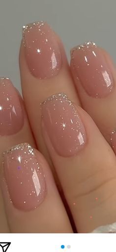 nail art Holiday Nails Classy Elegant, Pretty Ombre Nails Sparkle, Holiday French Manicure, Simple Holiday Nails Short, Nude Shimmer Nails, Glittery French Tip Nails, Elegant Holiday Nails, Nude Sparkly Nails, Wedding Nails Bridesmaid Elegant