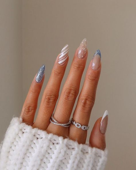 50 Cute Winter 2022 Nails to Inspire You Frosty Blue Nails, White Christmas Nails Almond, Blue And White Christmas Nails, Nail Colors Winter, Winter Nails Acrylic, Sweater Nails, Snowflake Nails, Blue Nail Designs, Vacation Nails