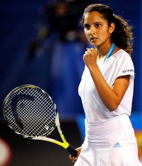 Sania Mirza, Tennis Legends, Professional Tennis Players, Tennis World, Paparazzi Photos, Health Knowledge, Play Tennis, Womens Tennis, Cara Delevingne