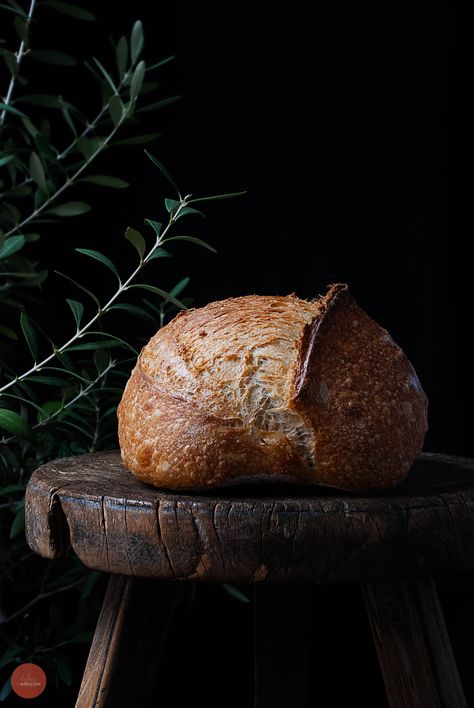 Basic white sourdough bread. By Sylvain Vernay. Bread Pictures Art, Sourdough Bread Pictures, Sourdough Bread Photography, Bread Photography Food Photo, Sourdough Photography, Bread Brands, Hard Bread, Homemade Baked Bread, Levain Bakery