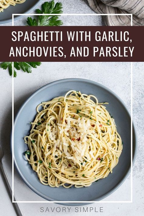 Anchovy Pasta, Anchovy Recipes, Pasta With Garlic, Garlic Pasta, Quick Meal, Anchovies, Easy Pasta, Italian Dishes, Red Pepper