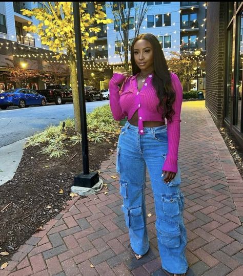 Blue And Purple Outfit Color Combos, Baggie Jeans Outfit Black Women, Cargo Jeans Outfit Black Women, Jeans Outfit Black Women, Baggie Jeans Outfit, Sunday Fits, Cargo Jeans Outfit, Sweater And Jeans Outfit, 2024 Fits