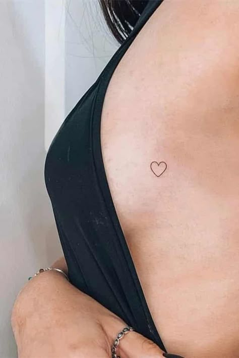 Tattoo Designs Minimal, Simple Tattoos Ideas, Small First Tattoos, Best Feminine Tattoos, Tattoo Ideas Minimalist, Simple Tattoo Ideas, Simple Heart Tattoos, Small Wave Tattoo, Maching Tattoos