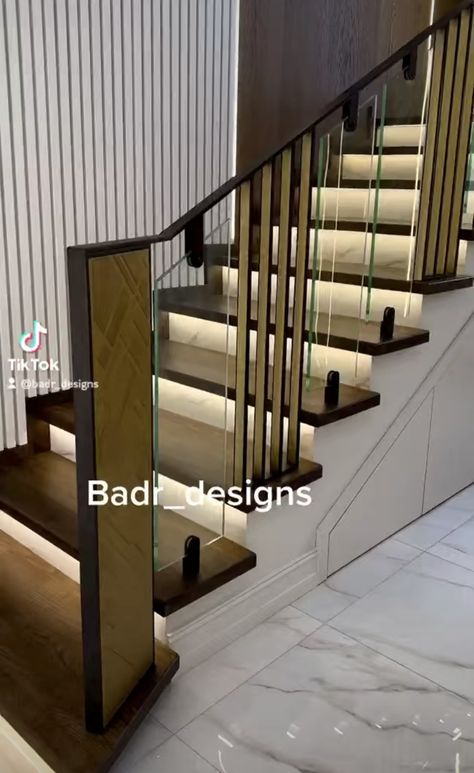 Reling Design, سلالم حلزونية, درابزين السلم, Balcony Glass Design, Steel Railing Design, Staircase Interior Design, Staircase Design Modern, Staircase Railing Design, Plan Villa