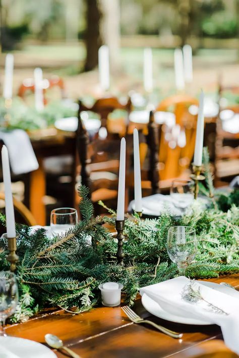 Winter Wedding Tablescapes, Dreamy Tablescapes, Pinecone Centerpiece, Grass Centerpiece, Wildflower Centerpieces, Evergreen Wedding, Christmas Colour Schemes, Winter Wedding Centerpieces, Life Day