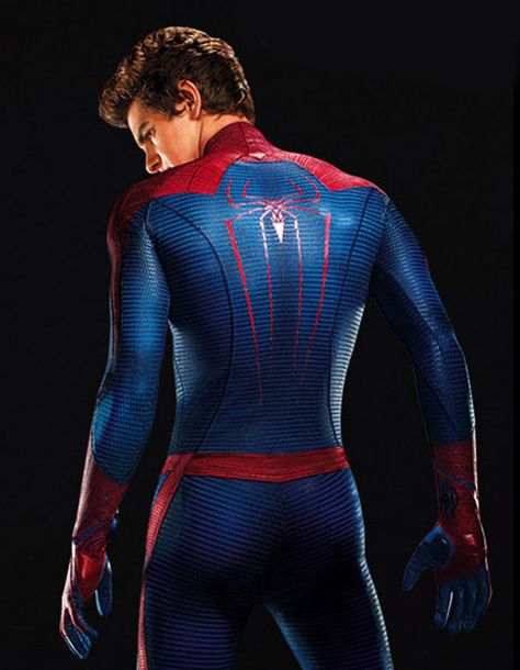 Actor Andrew Garfield as " The Amazing Spiderman" in the latest movie installment. Spiderman Poses, Spiderman Tattoo, Short Spiky Haircuts, The Amazing Spiderman, Andrew Garfield Spiderman, Garfield Spiderman, Spiderman Suits, 3d Movie, Celebrity Memes