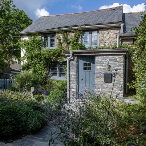 https://www.idealhome.co.uk/house-tours/step-inside-idyllic-cornish-dream-home-renovation-257248 Front Garden Path, Unique Front Door, Small Front Garden Ideas, Front Garden Ideas, Unique Front Doors, Cornish Cottage, Door Colour, Small Front Gardens, Front Gardens