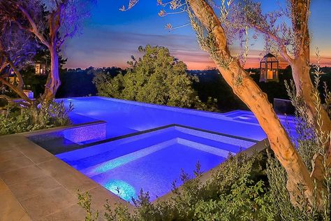 Image Spanish Mansion, Beverly Hills Mansion, Accent Lights, Luxury Swimming Pools, Beverly Hills Houses, Outdoor Pavilion, Luxury Pools, Garden Route, Mansions Luxury