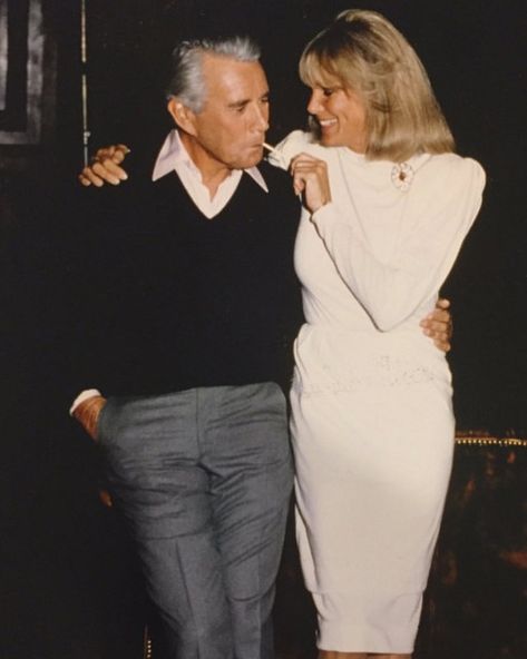 Dynasty 1980s, John Forsythe, Linda Evans, Abc Photo, Actor John, What Is Coming, Meryl Streep, Days Of Our Lives, Golden Age Of Hollywood