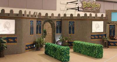 Kingdom Vbs, Castle Background, Children's Church Crafts, Vbs Crafts, Church Crafts, Vacation Bible School, Stage Set, Craft Corner, Kids Church