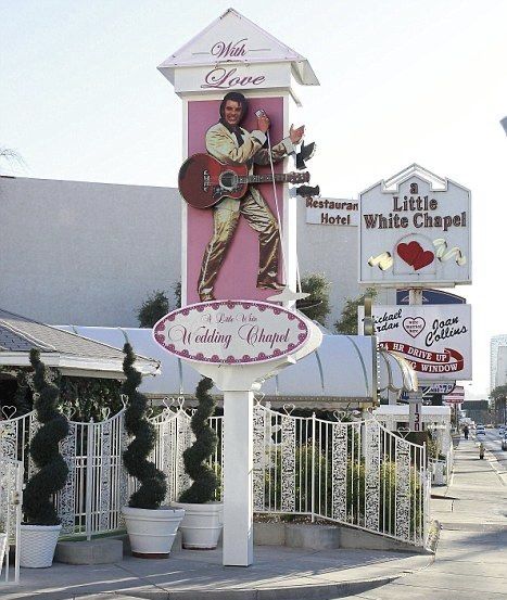 Trashy Americana, Vegas Vibes, Vintage Americana Aesthetic, Vegas Chapel, Coquette Girlblogger, White Wedding Chapel, Coney Island Baby, Vegas Wedding Chapel, Americana Aesthetic