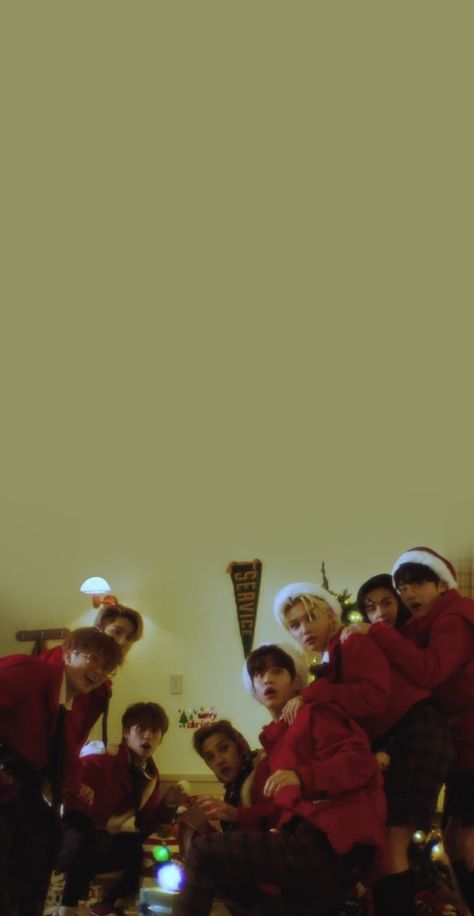 Han Christmas Wallpaper, Skz Wallpaper Christmas, Skz Christmas Wallpaper Ot8, Christmas Evel Skz Wallpaper, Stray Kids Halloween Wallpaper, Stray Kids Merry Christmas, K Pop Christmas Wallpaper, Stray Kids Wallpaper Christmas, Stray Kids Wallpaper Aesthetic Ot8