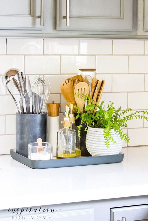 counter tray kitchen storage ideas Kitchen Countertop Decor, Kitchen Counter Organization, Counter Organization, Countertop Decor, Small Kitchen Organization, Kitchen Counter Decor, Counter Decor, Classic Kitchen, Kitchen Paint