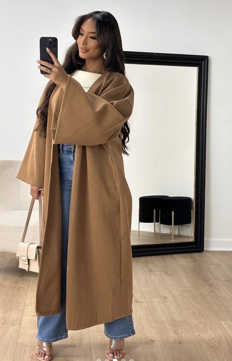 Abaya Outfit Winter, Abaya Outfits Aesthetic, Winter Bday Outfit Women, Abaya Outfit Ideas, Modest Christian Outfits, Christian Fashion Modesty, Abaya Fashion Modern, Modest Outfits Aesthetic, Christian Modest Outfits