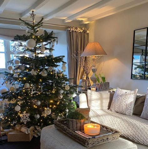 The Dos and Don’ts Of Christmas Decorating | SheerLuxe Couch Against Window, The Cotswolds England, Paper Mulberry, Cotswolds England, Cosy Lounge, Tuscan Landscaping, Dining Inspiration, Christmas Cottage, Cottage Inspiration