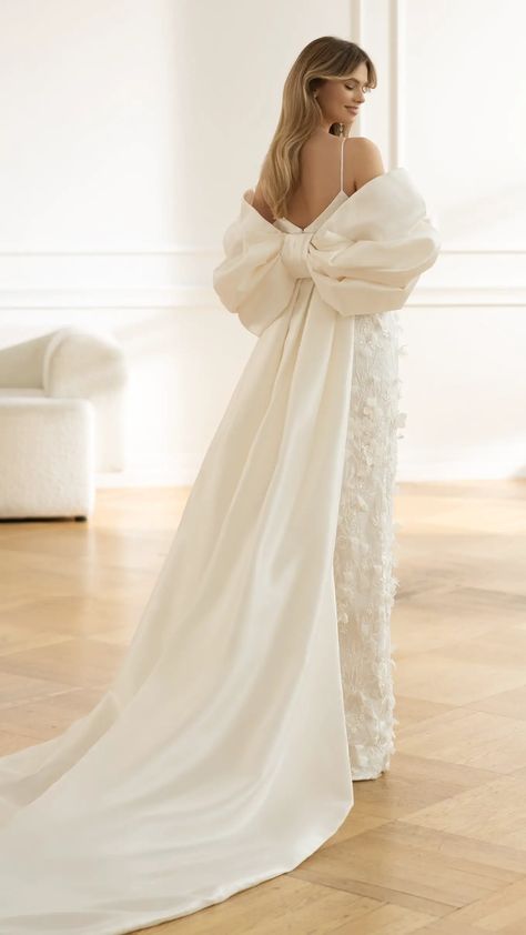 Eva Lendel Wedding Dresses, Fashion Week Fall 2023, Wedding Dresses 2023, Wedding Gown Trends, Detachable Wedding Dress, Eva Lendel, Bride Dress Simple, Fancy Dresses Long, Bridal Dress Fashion