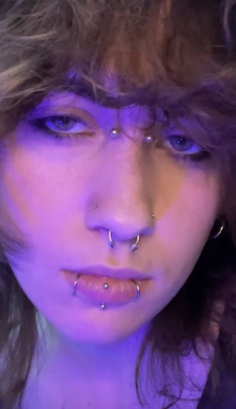 Alt Nose Piercing, Alt Piercings, Piercing Nose Septum, Nose Bridge Piercing, Septum Piercing Men, Emo Jewelry, Men's Piercings, Bridge Piercing, Cool Ear Piercings