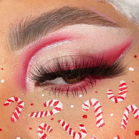 Candy Cane Eyeshadow, Peppermint Makeup Look, Candy Cane Makeup Ideas, Emo Christmas Makeup, Candy Cane Eye Makeup, Simple Christmas Eyeshadow Looks, Christmas Makeup Looks Easy, Cheer Performance, Parade Makeup